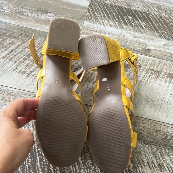 Beautiful Yellow Summer Heels - Picture 5 of 7
